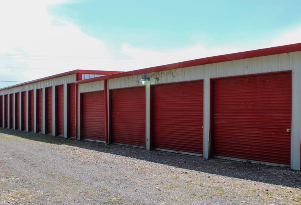 Moving? Here’s Why You Should Rent a Storage Unit First